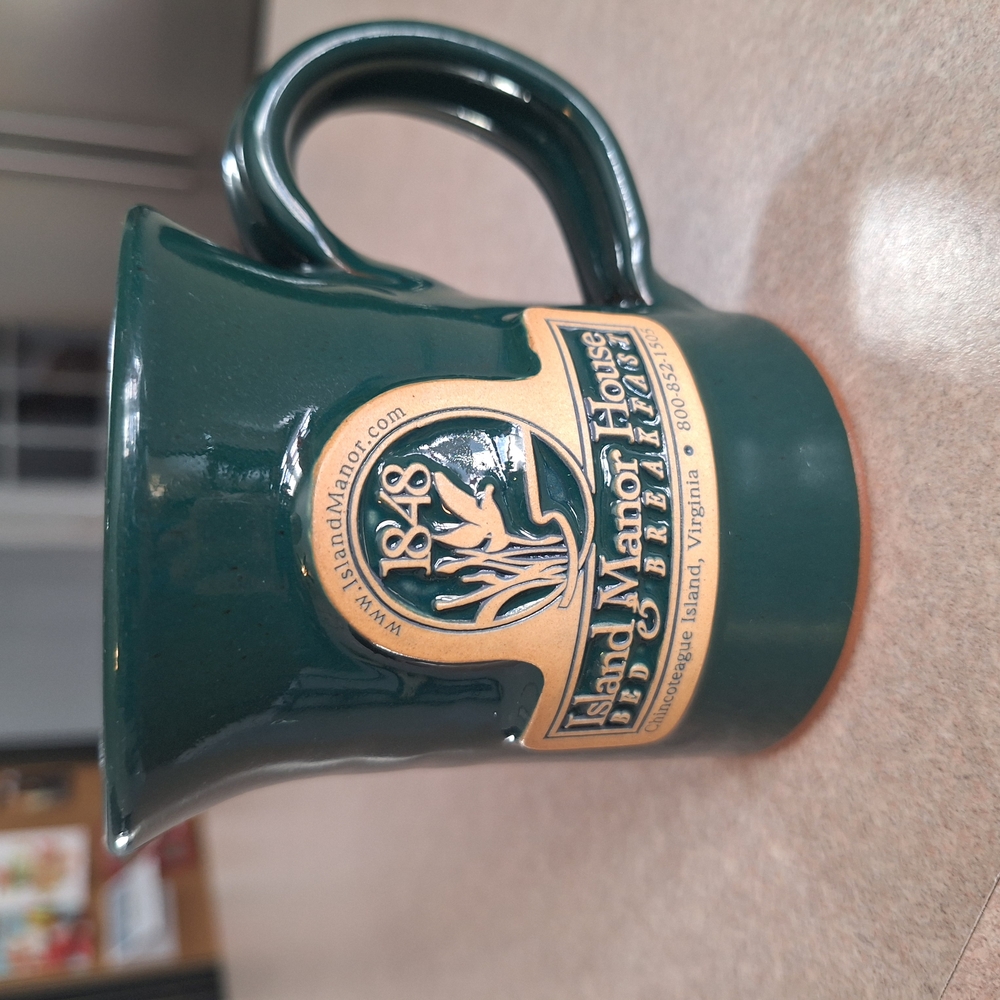 Deneen pottery, Island Manor House Green  Mug